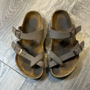 Girls Birkenstocks size 29